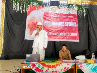 Seminar Kesehatan Peringatan Hari HIV/AIDS Sedunia di MA Riyadlus Sholihin